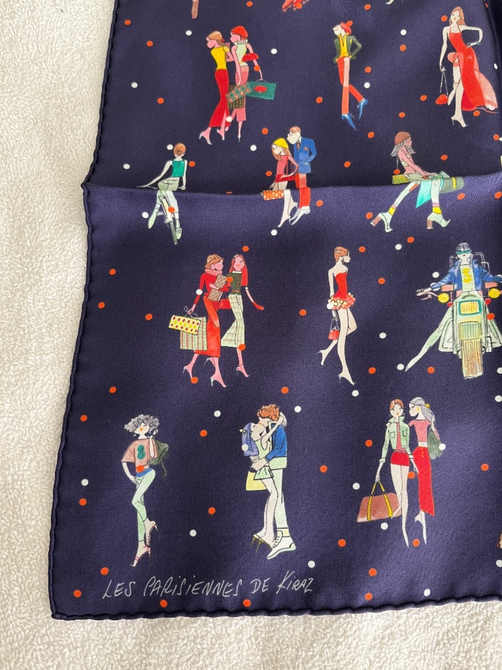 VINTAGE Hermes "Les Parisiennes De Kiraz" 100% Silk Pochette gavroche - Picture 5 of 10